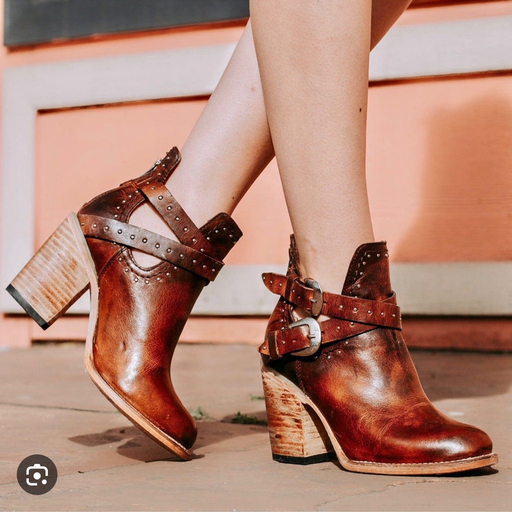 Freebird Rainbow brown leather with buckle and pinhead detail boots